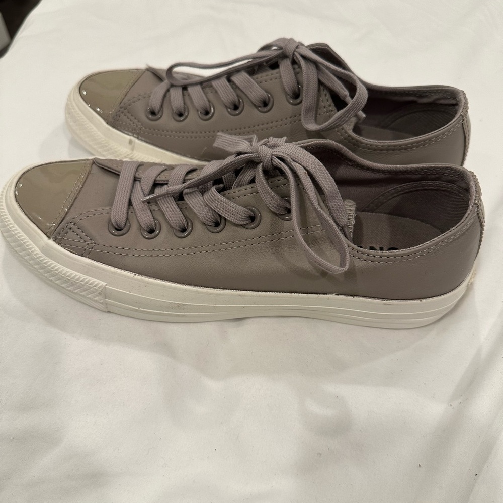 Converse chuck Taylor leather sneakers